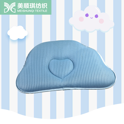 3D cloud shape sandwich fabric baby pillow